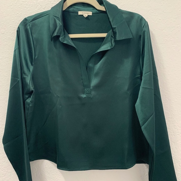 Pleione Tops - Pleione silky emerald forest green blouse top size large